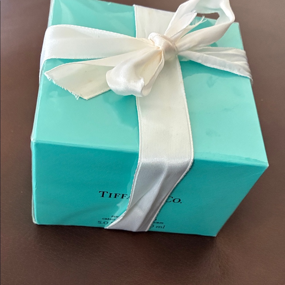 Tiffany & Co. Perfumed Body Cream - Tiffany Blue - Picture 2 of 2